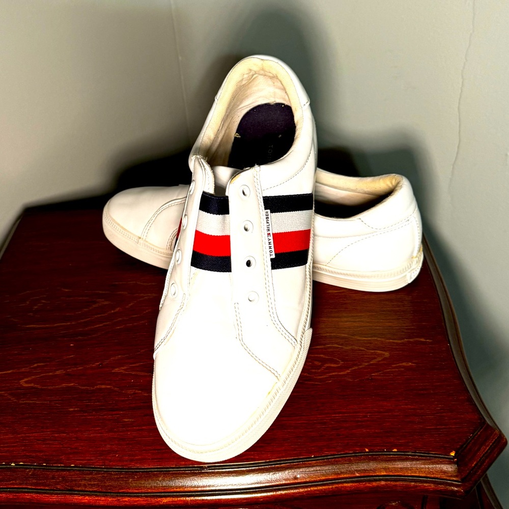 Tommy Hilfiger Slip on white leather sneakers 9